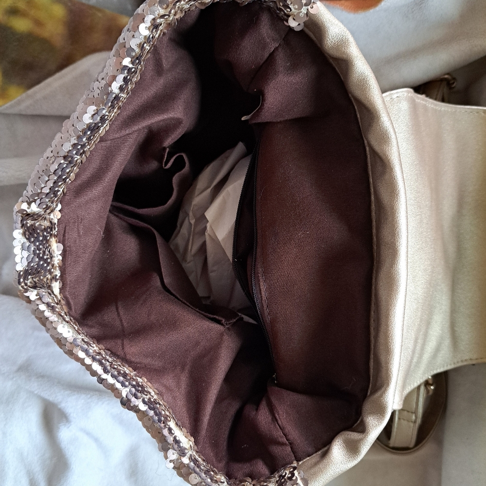 Gold sequins backpack - Picture 4 of 4